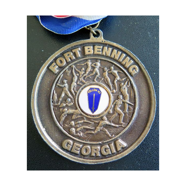 Médaille de sport géorgienne Fort Benning diamètre 7 cm Aid Rue 10 K 15 49 Male