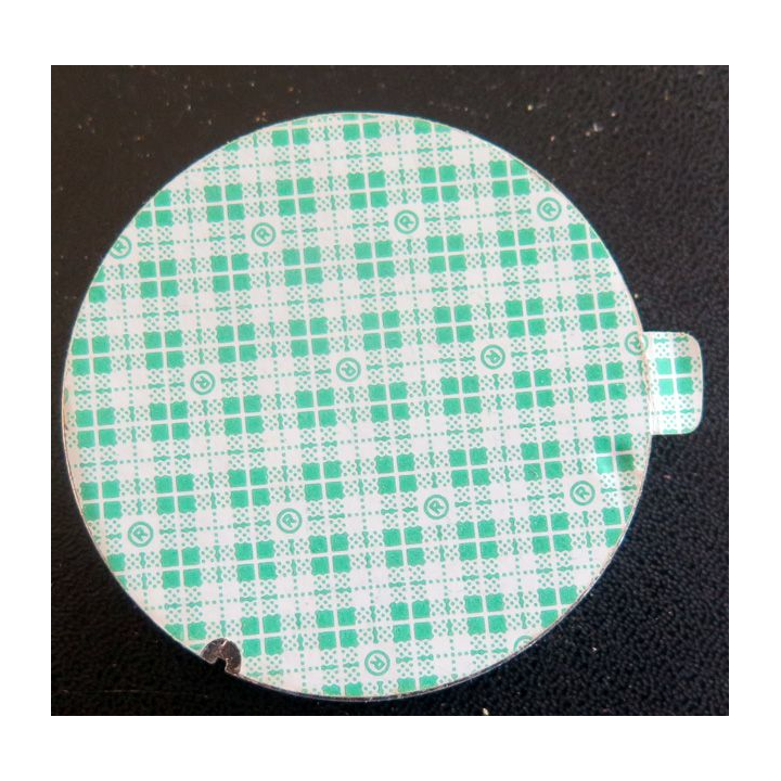 Médaille plaque autocollante Roland Garros diamètre 6 cm pour véhicule ?
