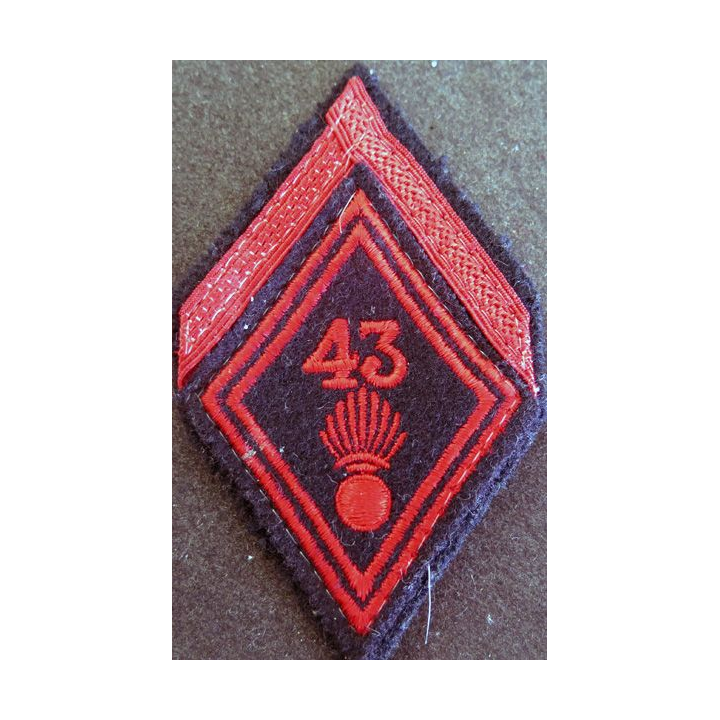 LOSANGE DE BRAS MODÈLE 45 :  1° classe du 43° régiment d'infanterie