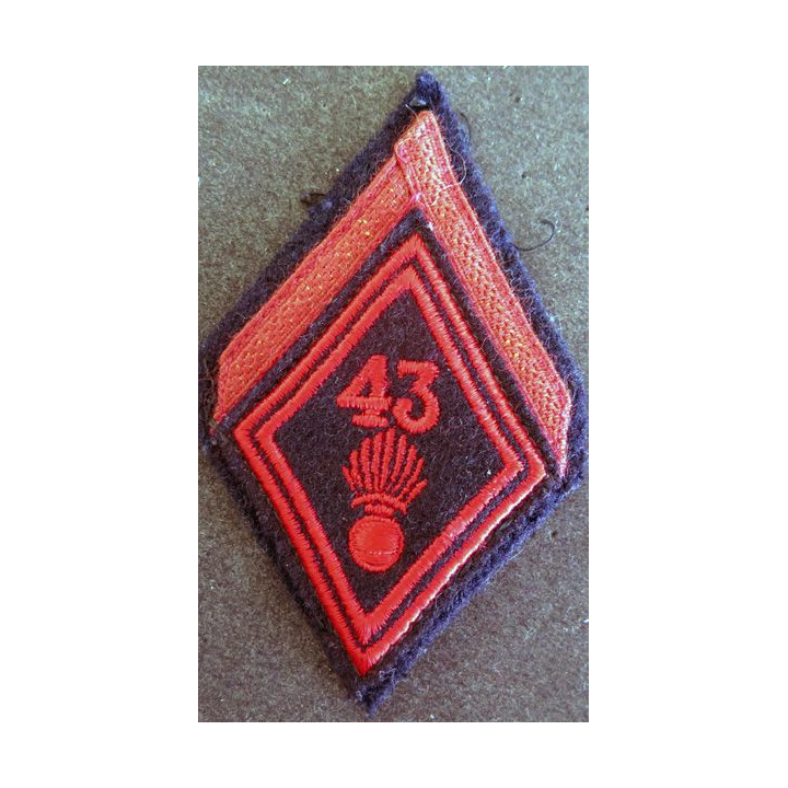 LOSANGE DE BRAS MODÈLE 45 :  1° classe du 43° régiment d'infanterie