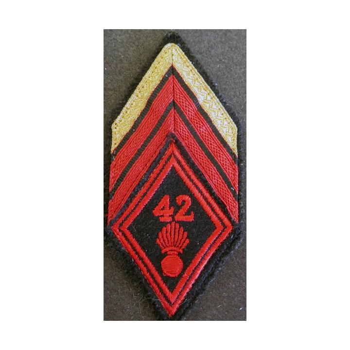 LLOSANGE DE BRAS MODÈLE 45 :  caporal chef du 42° régiment d'infanterie