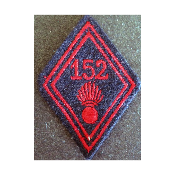 LOSANGE DE BRAS MODÈLE 45 :  troupe du 152° régiment d'infanterie