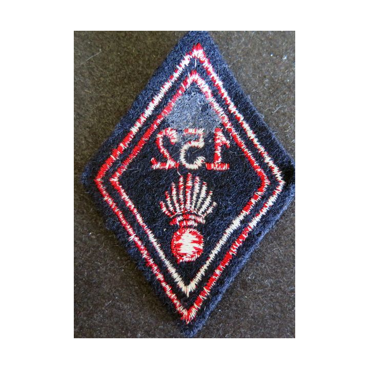 LOSANGE DE BRAS MODÈLE 45 :  troupe du 152° régiment d'infanterie