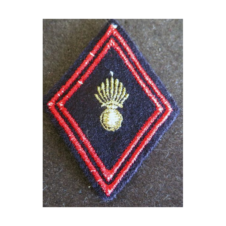 LOSANGE DE BRAS MODÈLE 45 :  cadre de régiment d'infanterie