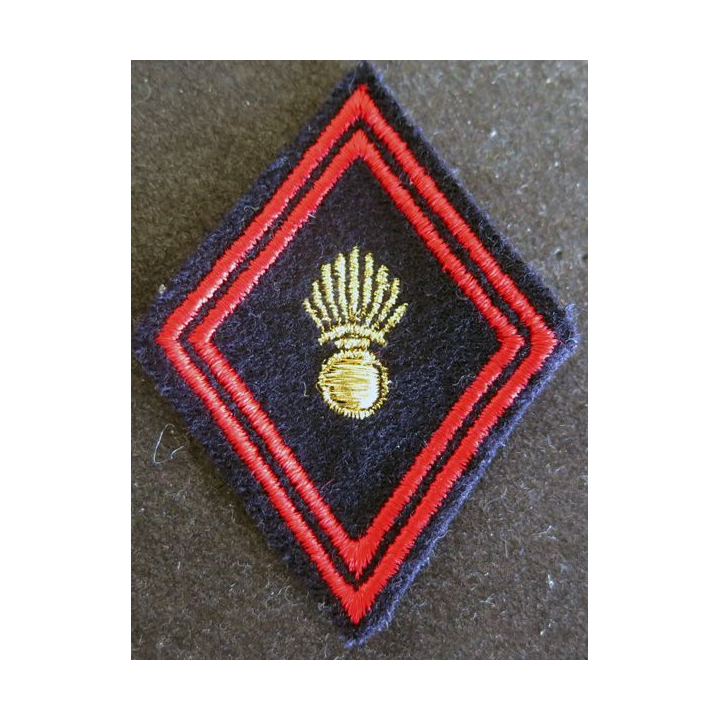 LOSANGE DE BRAS MODÈLE 45 :  cadre de régiment d'infanterie