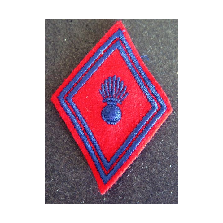 LOSANGE DE BRAS MODÈLE 45 : troupe de régiment d'artillerie