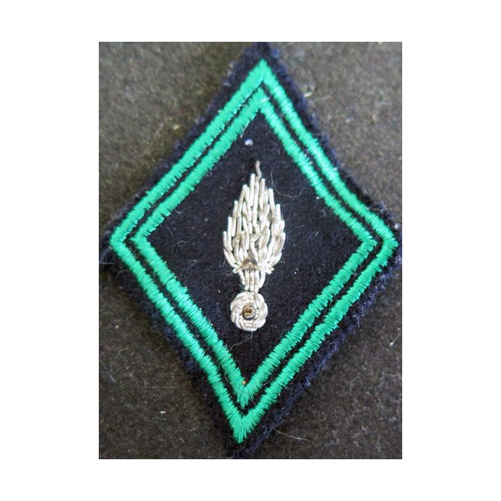LOSANGE DE BRAS MODÈLE 45 : cadre de régiment de chasseur à cheval en cannetille