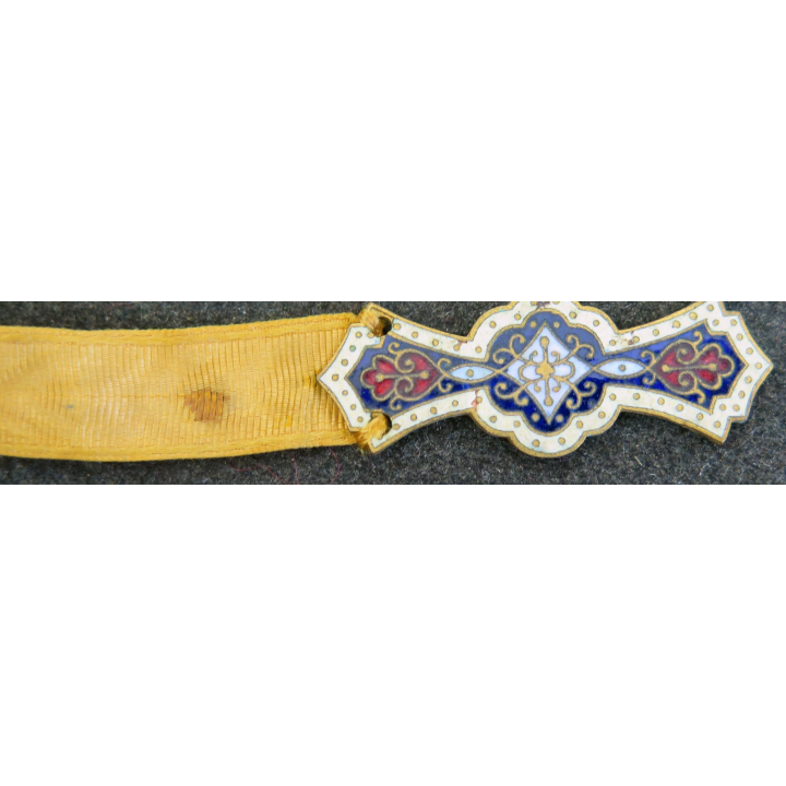 Broche ou bracelet ou pendentif en émail hauteur 4 cm