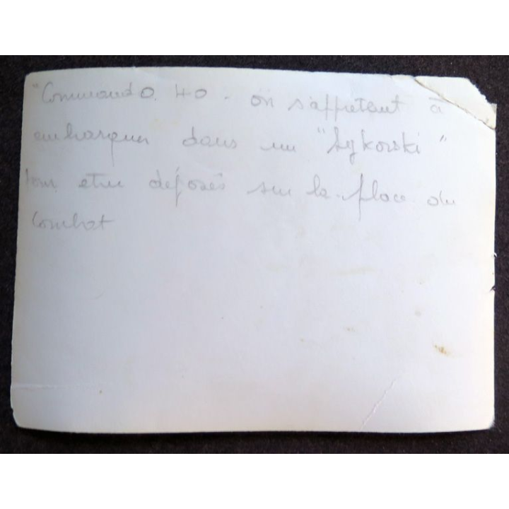 Photo argentique 12 x 9 cm sur la guerre Algérie Maroc : Commando 40 prêt à embarquer dans un sykorsky