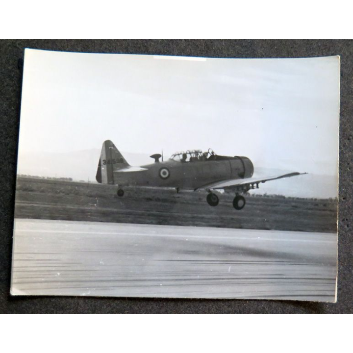 Photo argentique 12 x 9 cm sur la guerre Algérie : T6 décollant
