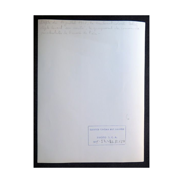 Photo argentique 24 x 18 cm : Défilé du 14 juillet 1957 LE GCP armée de l'air avec le Colonel Toullet