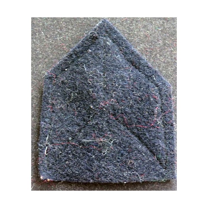 Galon de Sergent chef doré sur tissu noir