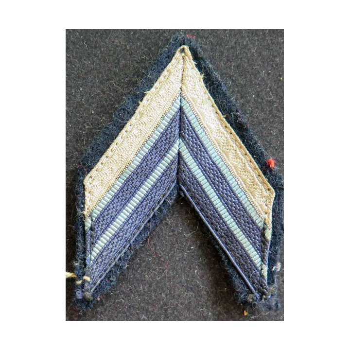 Galon de Caporal chef  bleu foncé et argenté sur tissu bleu noir