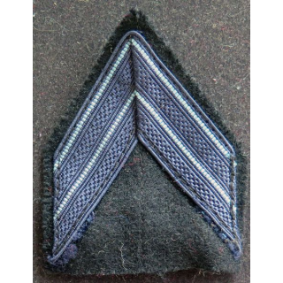 Galon de Caporal bleu foncé sur tissu bleu noir avec crochets