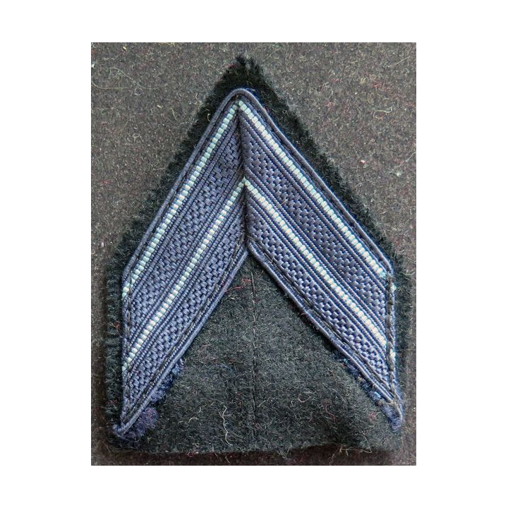 Galon de Caporal bleu foncé sur tissu bleu noir avec crochets