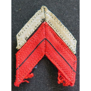 Galon de Brigadier Chef rouge et argent sur fond bleu noir