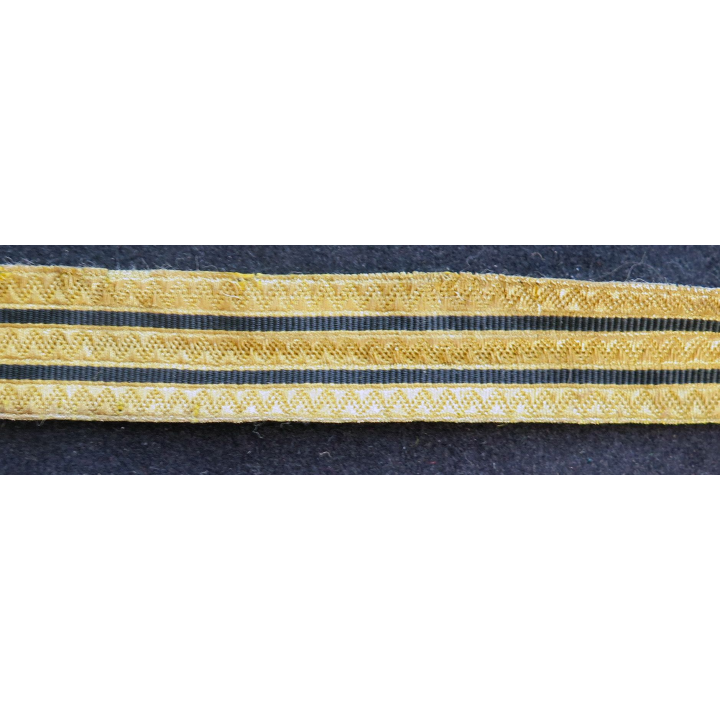 Vieux Galon de Capitaine  de longueur 14 x 2 cm en fil métallique doré