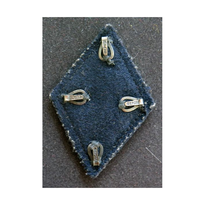 1° DB : insigne tissu de la 1° division blindée avec crochets arrière