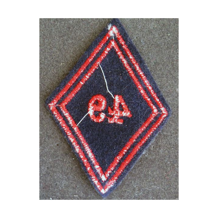LOSANGE DE BRAS MODÈLE 45 : insigne  inconnu ? 49° régiment infanterie sans grenade ?