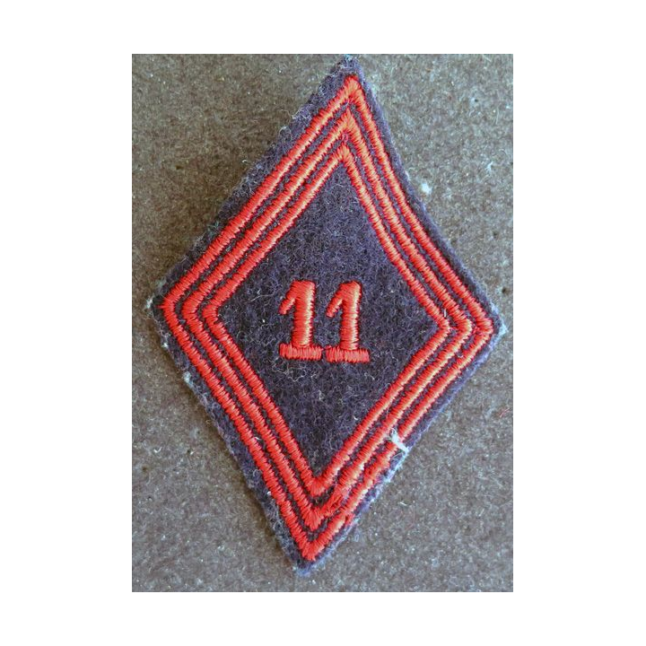 LOSANGE DE BRAS MODÈLE 45 :11° régiment du génie troupe avec 3 soutaches ???