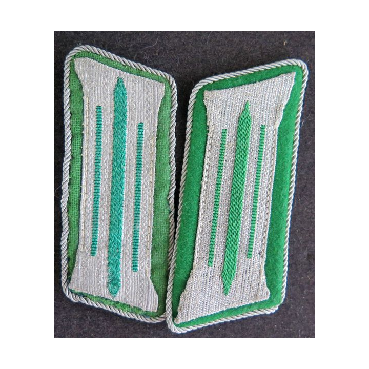 ALLEMAGNE : paire d'insignes de col de sous officier de police de la 2° guerre mondiale