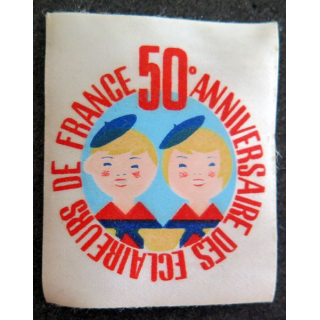 Insigne thermocollant (?) du 50° anniversaire des éclaireurs de France 5 x 6 cm
