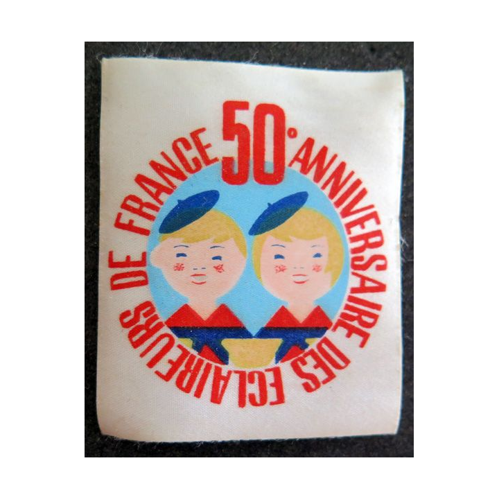 Insigne thermocollant (?) du 50° anniversaire des éclaireurs de France 5 x 6 cm