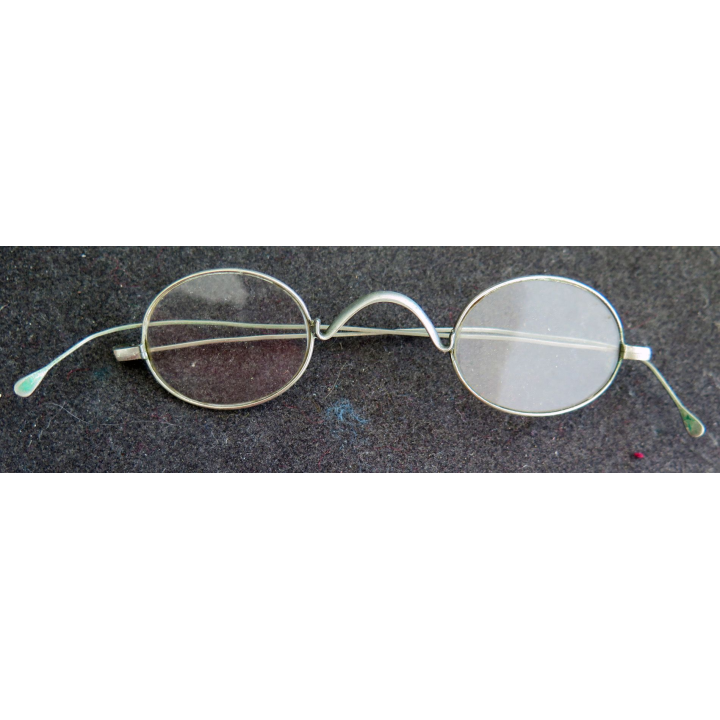 Paire de lunettes ancienne en métal