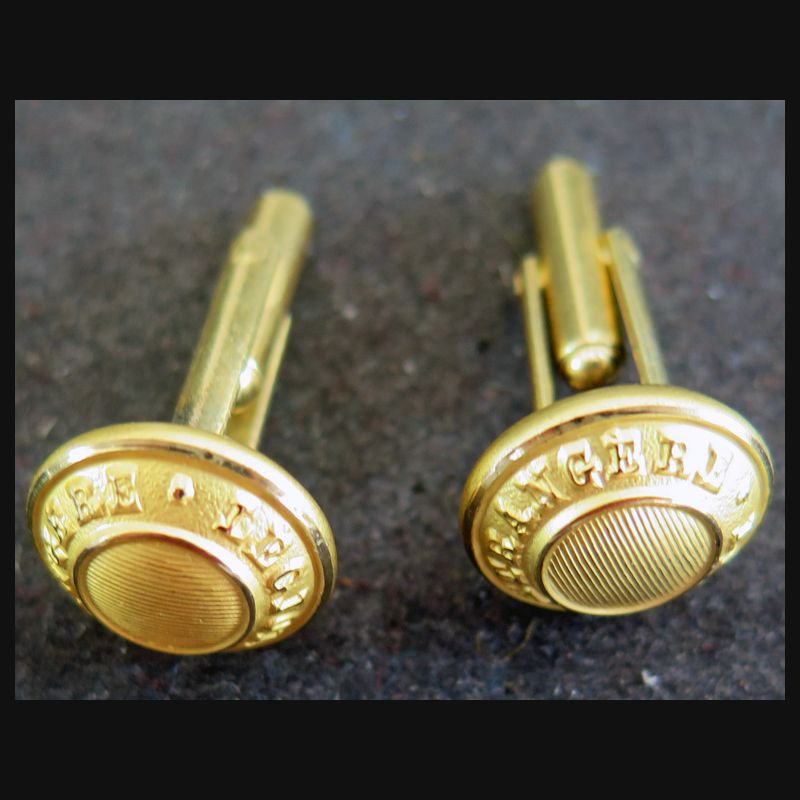Set de boutons de manchette et de clous d'oreilles en or jaune et platine avec d