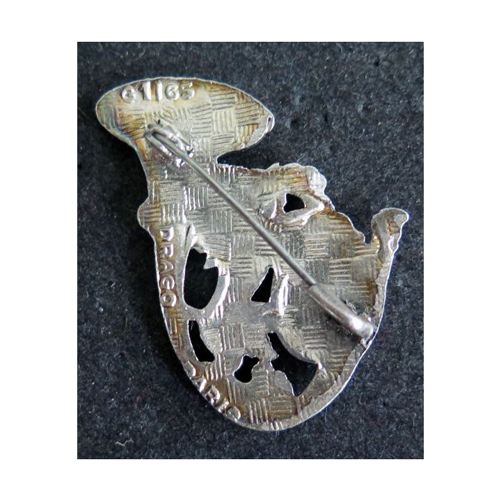 16° GCP : insigne du 16° groupe de chasseurs portés de fabrication Drago Paris G. 1165 épingle à bascule