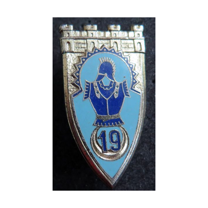19° RG : insigne du 19° régiment du génie de fabrication Drago H. 215