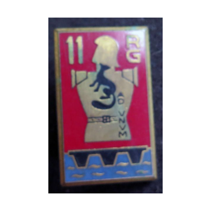 11° RG : insigne métallique du 11° régiment du Génie de fabrication Drago Paris G. 2151