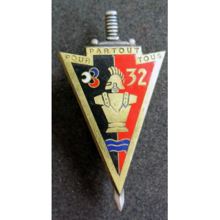 32° RG : insigne du 32° régiment du Génie de fabrication Drago Paris G. 2134