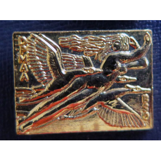 ESO : Pin's de l'armée de l'air femme dénudée et cigognes Elèves sous officiers ?