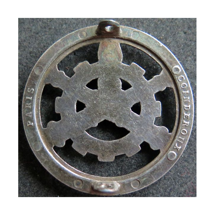 MATERIEL : insigne de béret du matériel de fabrication Coinderoux Paris