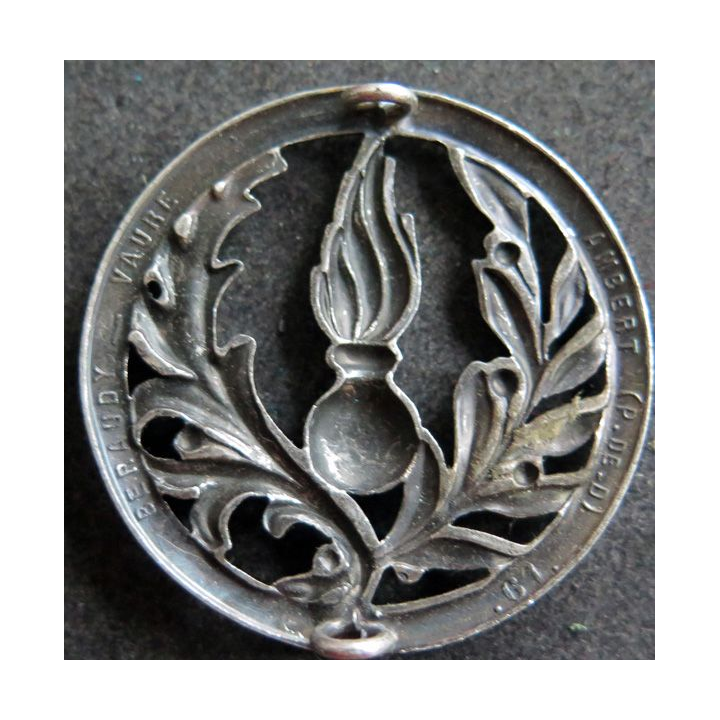 insigne de béret du commissariat argenté fabrication Beraudy-Vaure