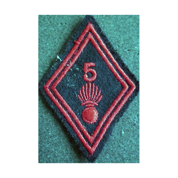 losange de bras modèle 45 :  5° régiment d'infanterie troupe