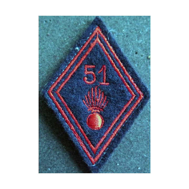 losange de bras modèle 45 :  51° régiment d'infanterie troupe sur scratch