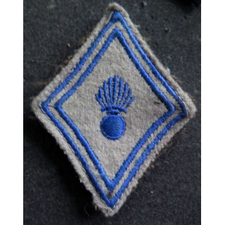 LOSANGE DE BRAS MODÈLE 45 : régiment du matériel troupe avec crochet sur tissu kaki