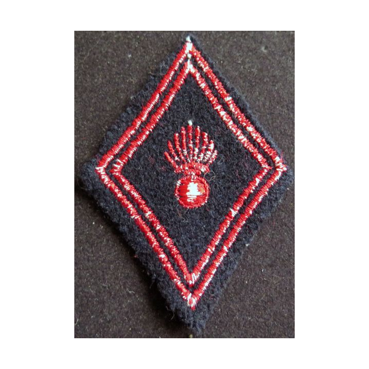 LOSANGE DE BRAS MODÈLE 45 :  régiment d'infanterie troupe 