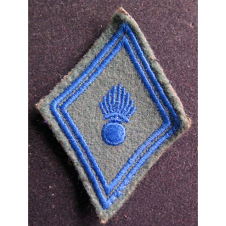 LOSANGE DE BRAS MODÈLE 45 : service du matériel troupe avec velcro fond gris vert