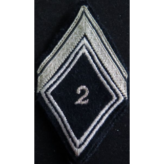losange de bras modèle 45  : Maréchal des logis engagé du 2° régiment de dragons doublé sur tissu noir