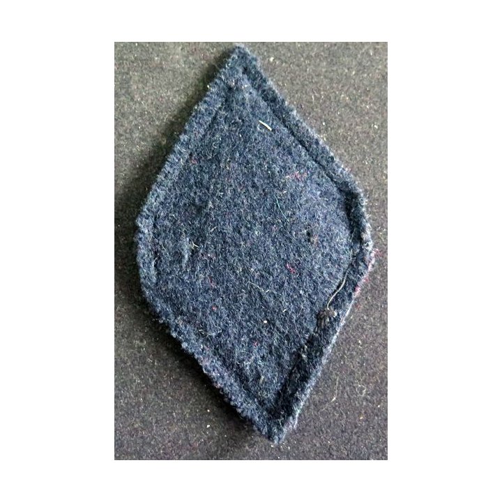 losange de bras modèle 45  : Maréchal des logis engagé du 2° régiment de dragons doublé sur tissu noir