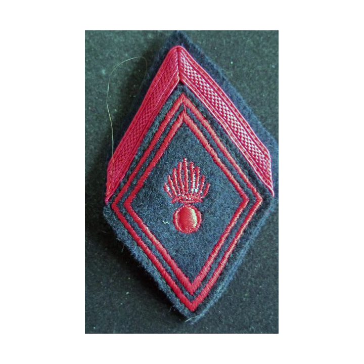 LOSANGE DE BRAS MODÈLE 45 :1° Classe de régiment d'infanterie sur crochets