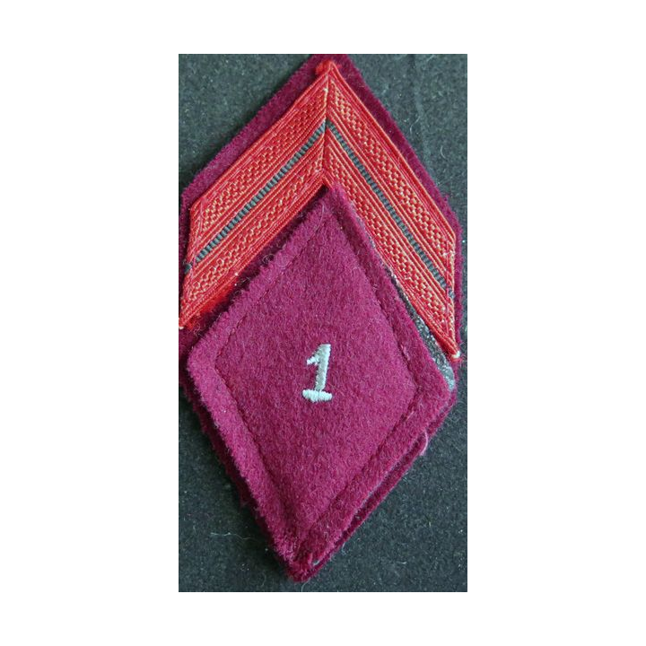 LOSANGE DE BRAS MODÈLE 45 : Caporal appelé du 1° régiment médical