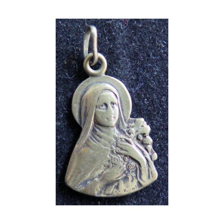 Médaille argentée de Sainte Thérèse Priez pour nous 3 cm de hauteur