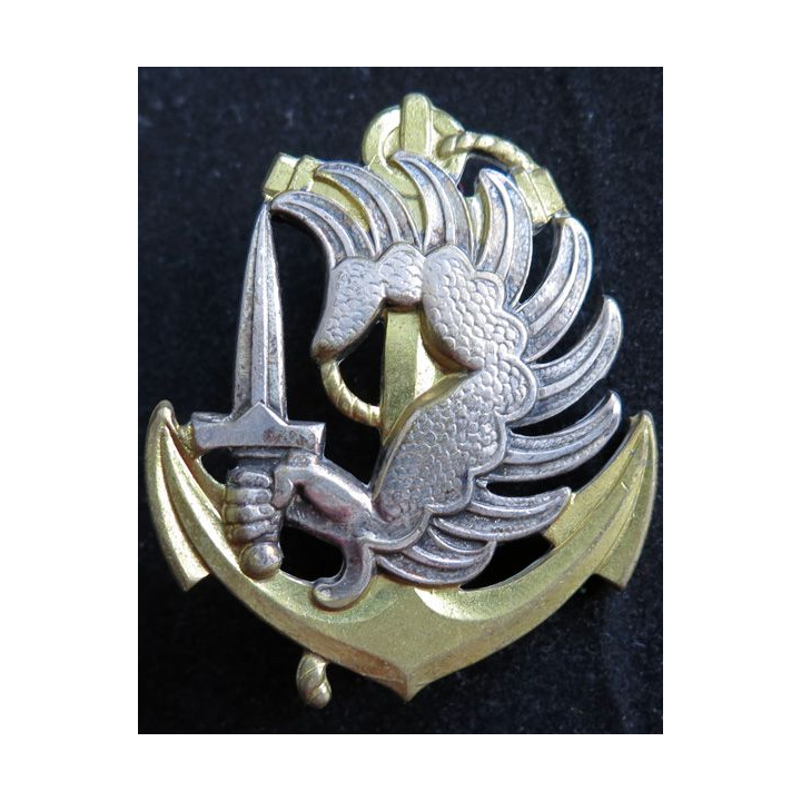 LÉGION : insigne de béret de la légion étrangère de fabrication Drago Romainville G. 1772