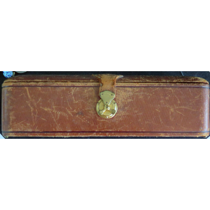 Coffret à bijoux en cuir matelassé rouge intérieur 28 x 10 x 7 cm