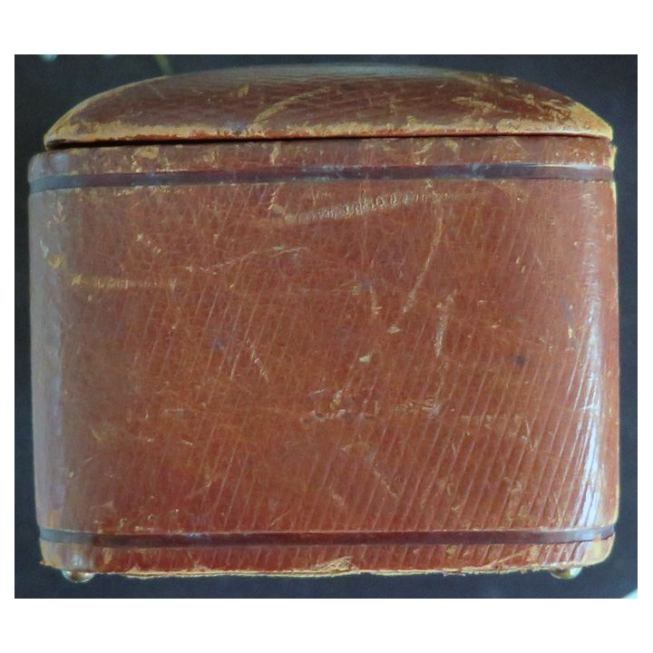 Coffret à bijoux en cuir matelassé rouge intérieur 28 x 10 x 7 cm