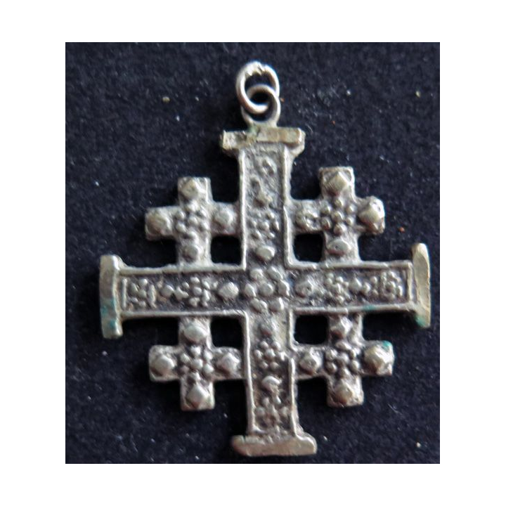 Croix de Jérusalem en métal argenté ou en argent ? 3,3 x 3,3 cm